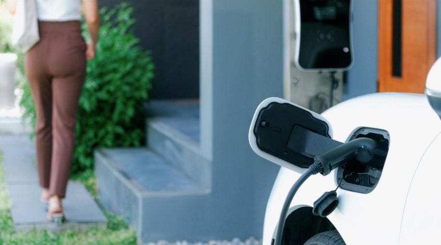 Pourquoi installer une borne de recharge à domicile ?